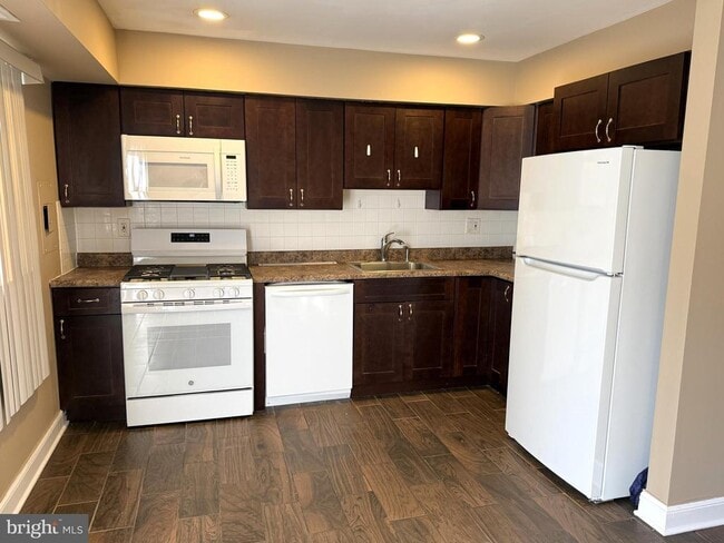 Foto del edificio - 131 Chelsea Cir