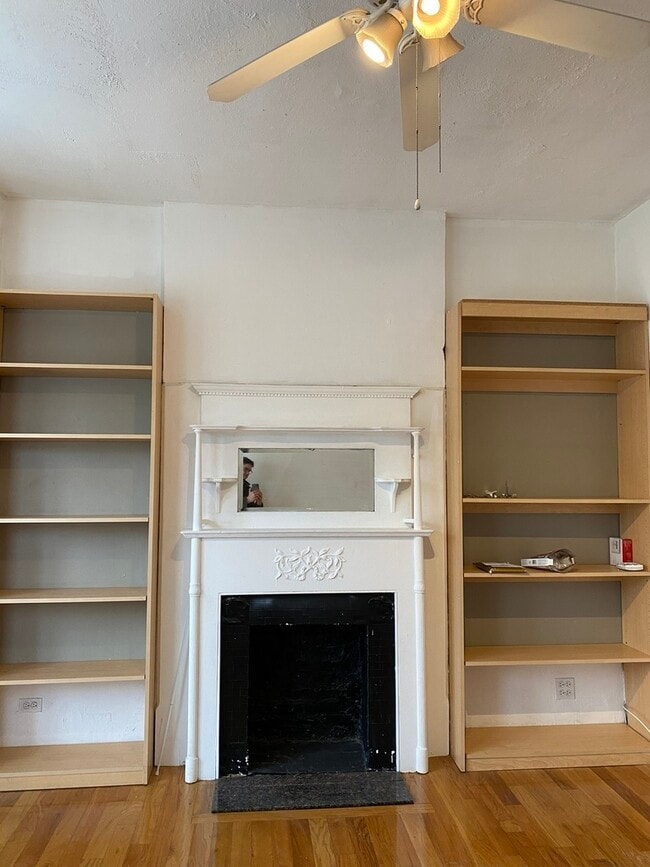 Building Photo - 2428 N Lincoln Ave