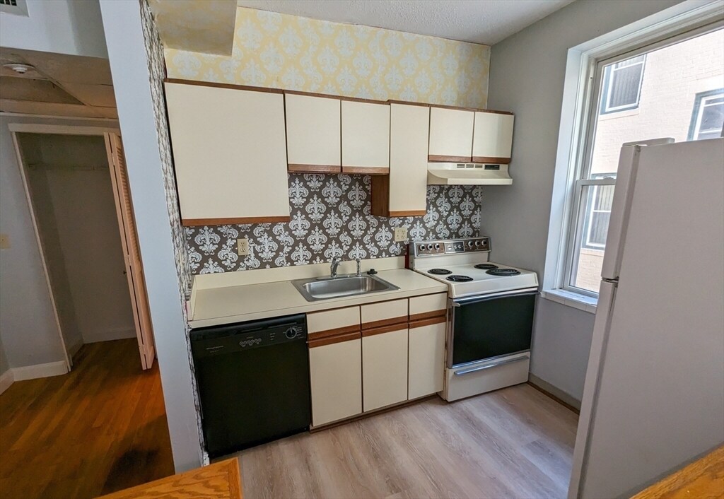 Foto principal - 1415 Commonwealth Ave