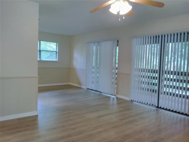 Building Photo - 357 Carnette Dr