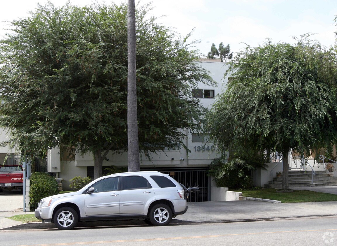 Building Photo - 4175 Tujunga Ave