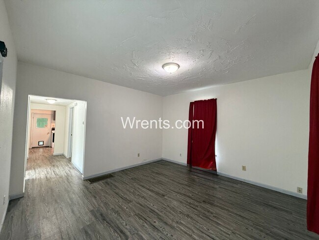 Foto del edificio - 1007 W Frederick Ave