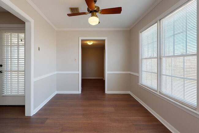 Foto del edificio - 1806 Heatherton Dr