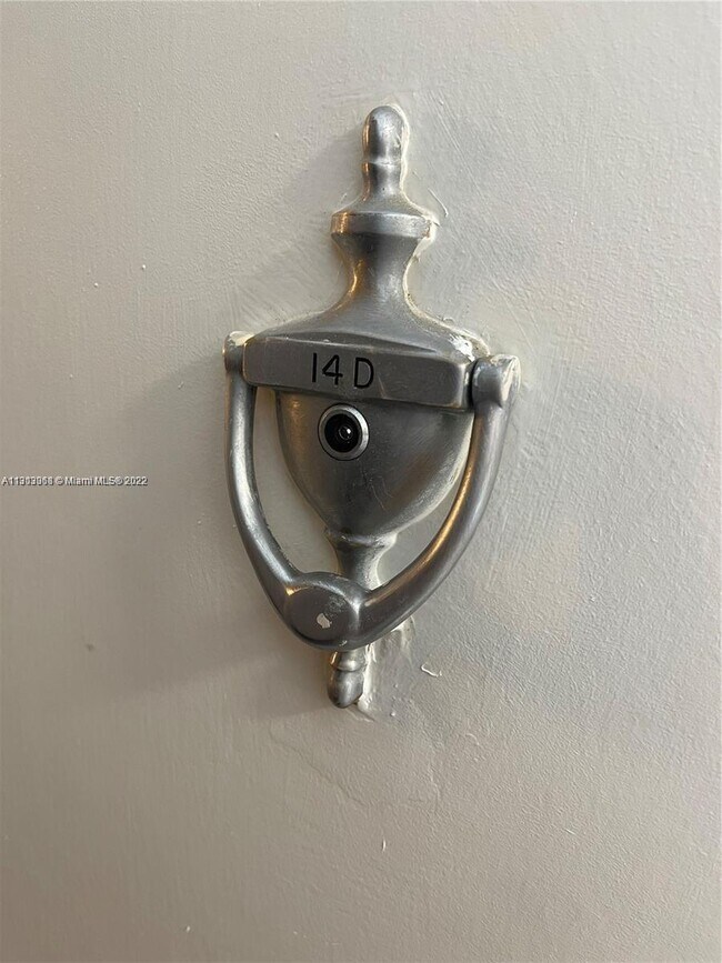 Building Photo - 5600 Collins Ave