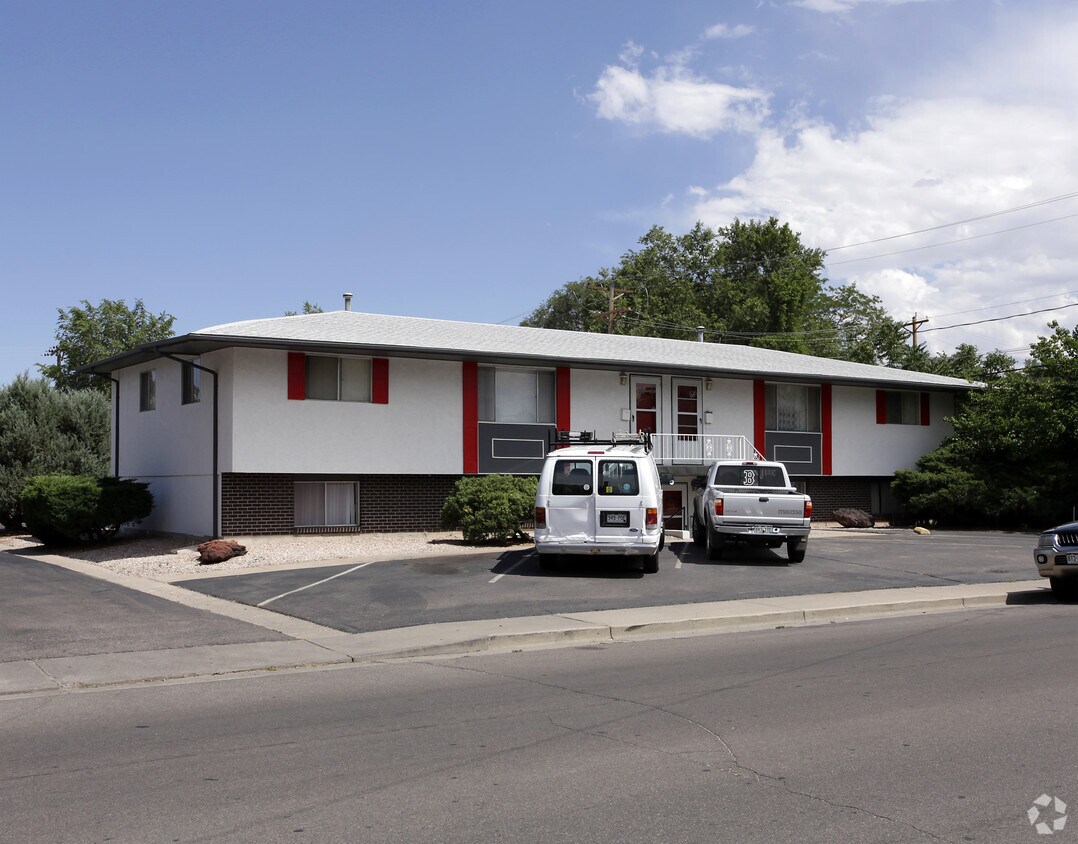 Foto principal - 1662-1694 Moore Ave