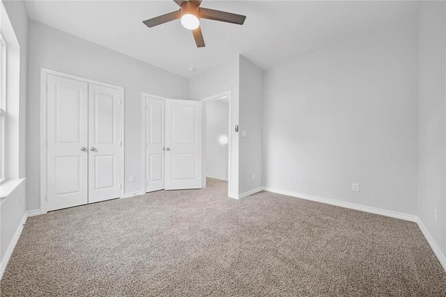 Foto del edificio - 241 Northlawn St