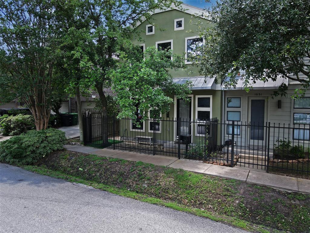 1629 Knox St, Houston, TX 77007 Condo for Rent in Houston, TX