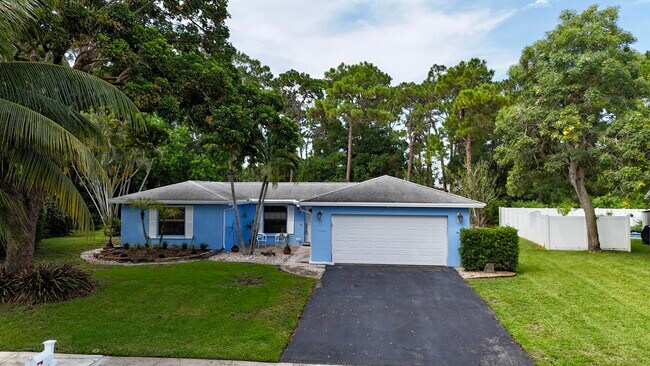 Foto del edificio - 4160 NW 7th Ct