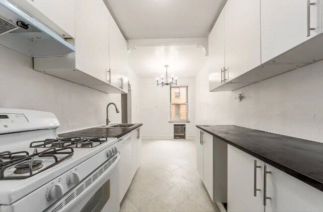 Foto del edificio - 102 Albemarle Rd