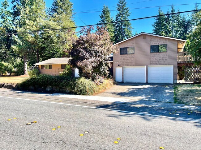 Spacious 4-Bedroom Home on Corner Lot in E... - Spacious 4-Bedroom Home on Corner Lot in E...