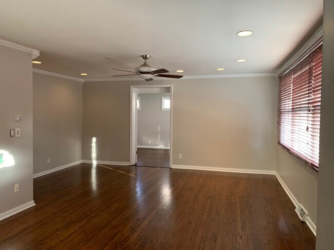Building Photo - 1316 Rebecca Dr