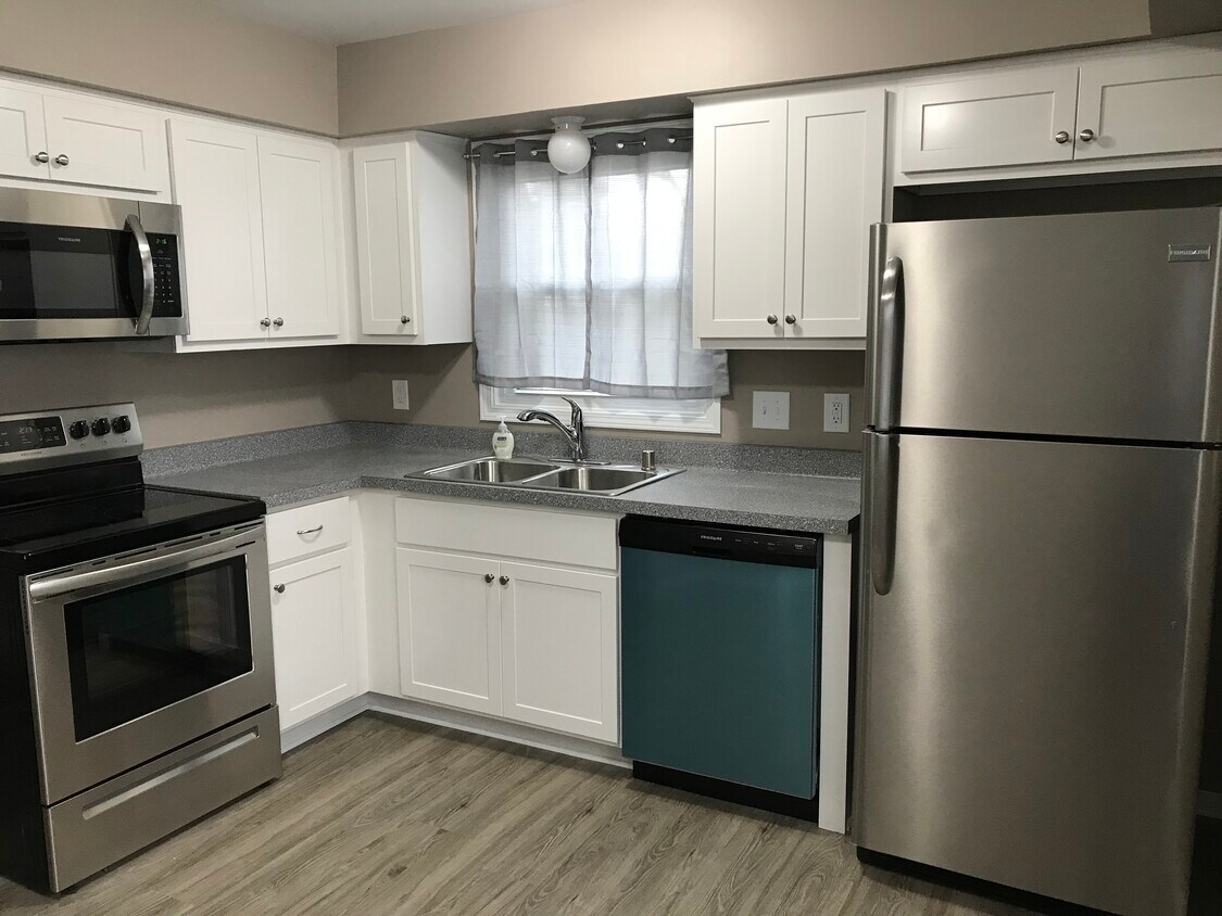 1400 10th Ave, Union Grove, WI 53182 Townhome Rentals in Union Grove