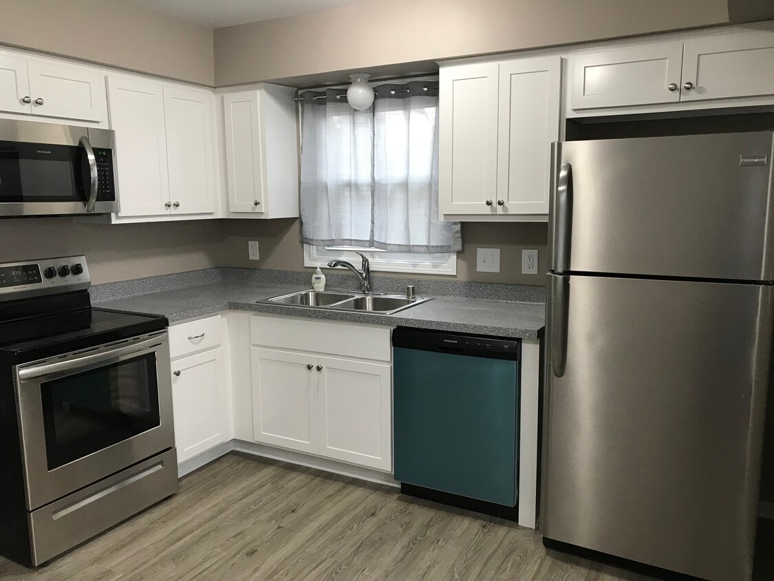 1400 10th Ave, Union Grove, WI 53182 Townhome Rentals in Union Grove