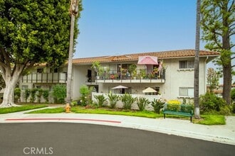 Building Photo - 2266 Via Puerta