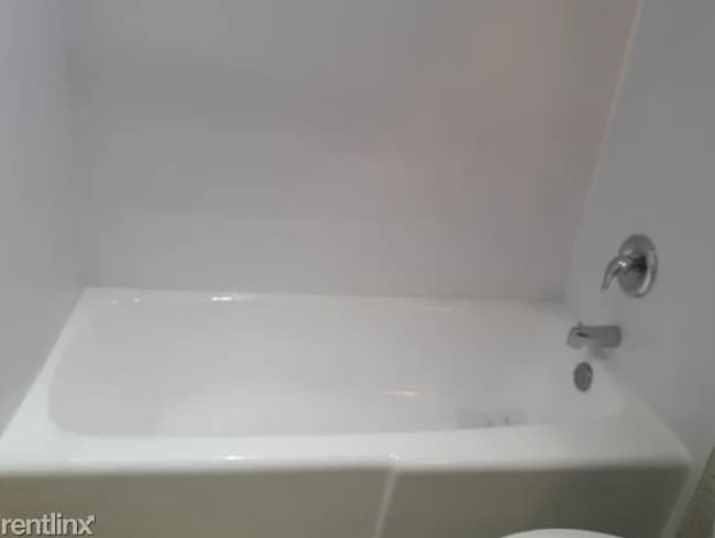 Master tub - 186 NW 4th Ave
