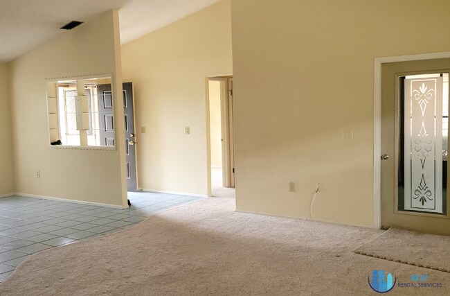 Foto del edificio - GORGEOUS 2 BEDS | 2 BATHS Home with a Sun Room and Garage in Port Richey Available for Rent! *Mov...