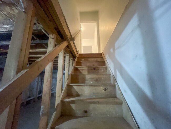 Building Photo - 5841 Crittenden St