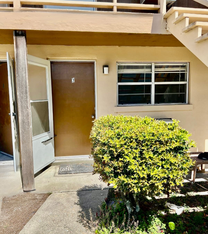 Foto principal - 818 Bay St