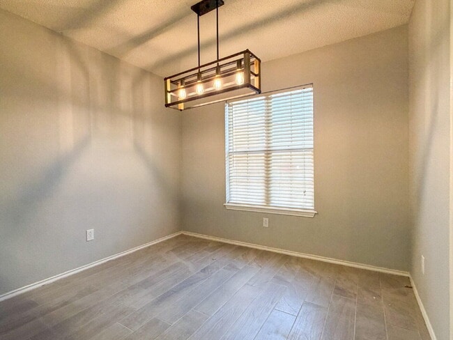 Foto del edificio - 9706 Aberdeen Ave