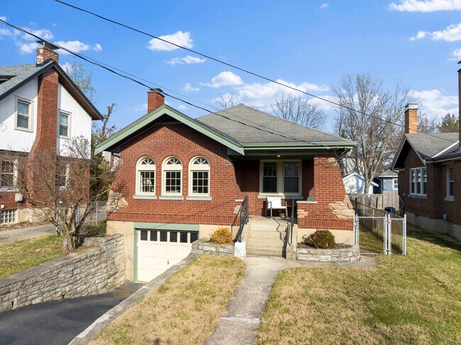 Building Photo - 3318 Claramont Ave