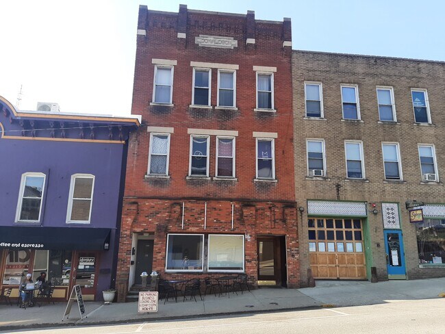 19 West Washinton - 19 W Washington St