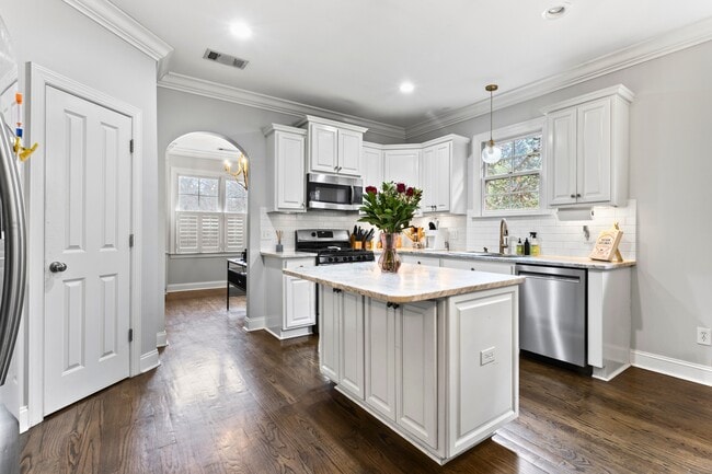 Photo - 797 Barkley Crest Cir House