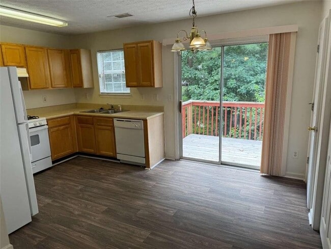 Building Photo - 356 Springbottom Dr SE