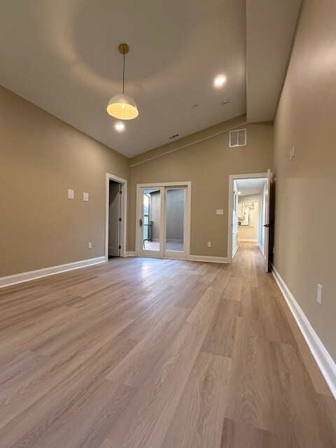 Suite principal con acceso a terraza privada - 218 Elizabeth Ave