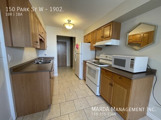 Building Photo - SPACIOUS 1 BED/1 BATH UNIT AT VICTORIA PARK! + HYDRO