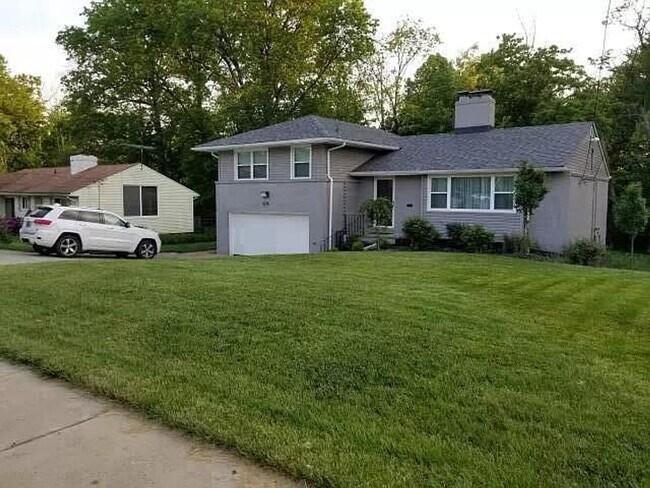 Building Photo - Charming 3-Bedroom Westlake Retreat with Prime Location and Serene Backyard Oasis