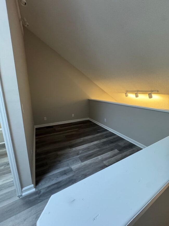 Building Photo - 2 Bedroom Townhouse in Sparger Springs Community off Hillsborough Road, Durham NC