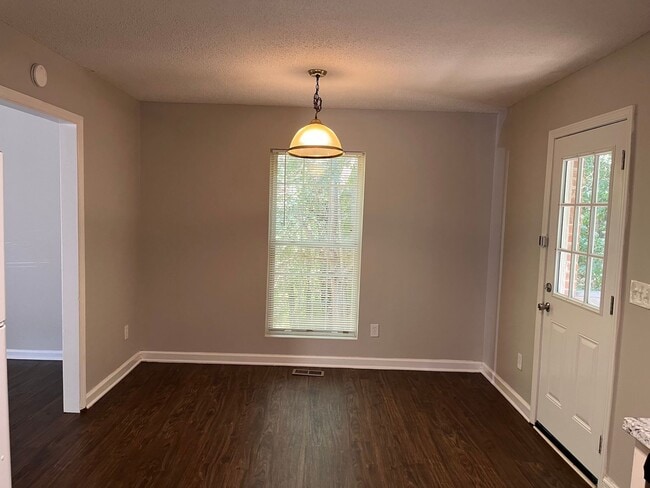 Foto del edificio - 2 bedroom duplex in Wake Forest