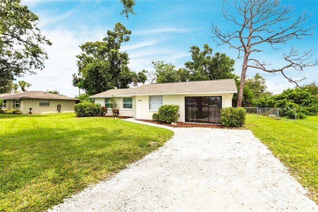 Foto del edificio - 3081 Englewood Rd