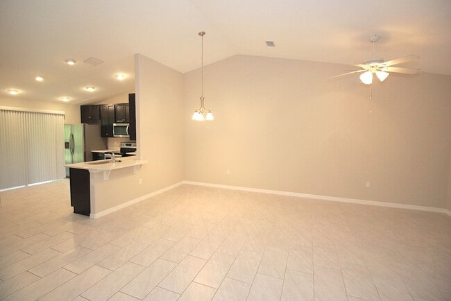 Building Photo - Roomy 3 Bed 2 Bath 1 Car Grg Home for rent...