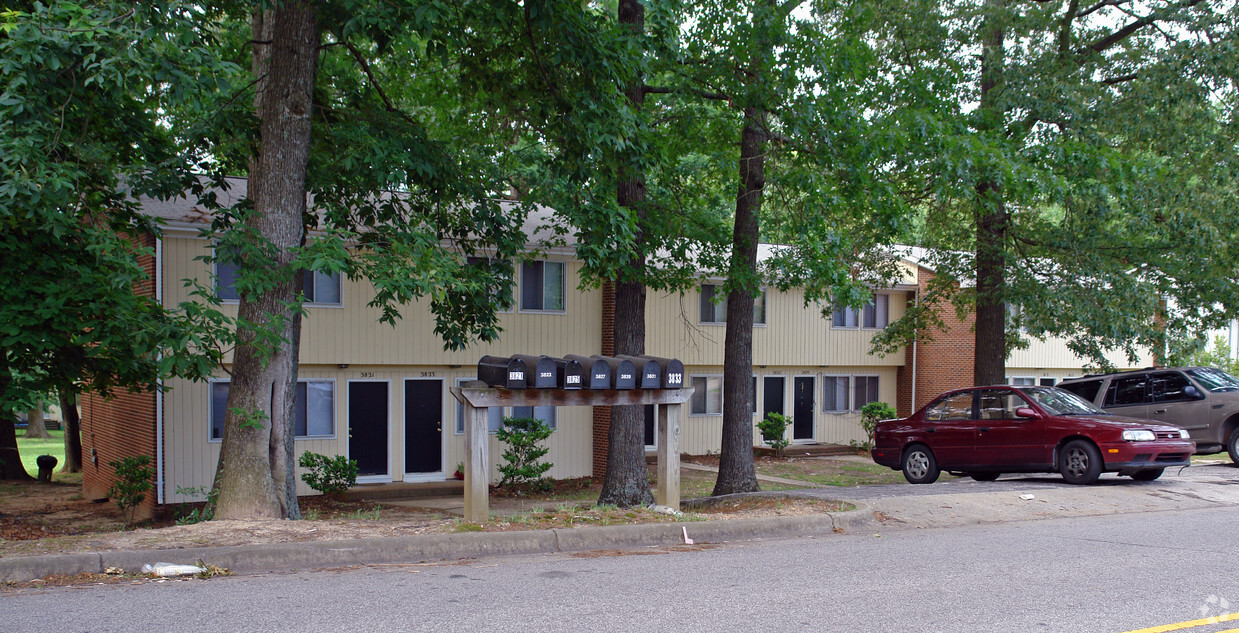 Front Building - 3821-3833 Jackson St