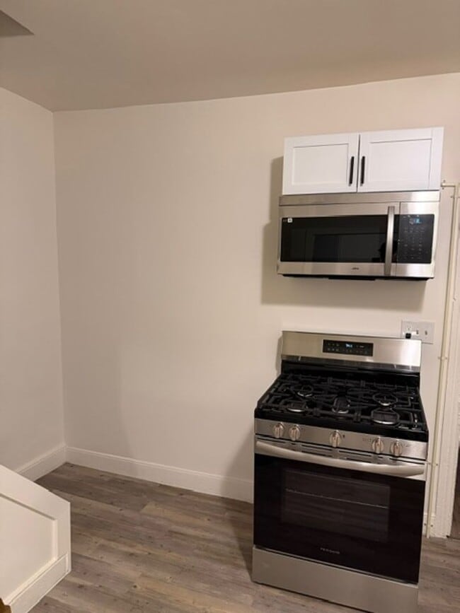Building Photo - Renovated 3–4BR Townhome | $1,495 | Available Now