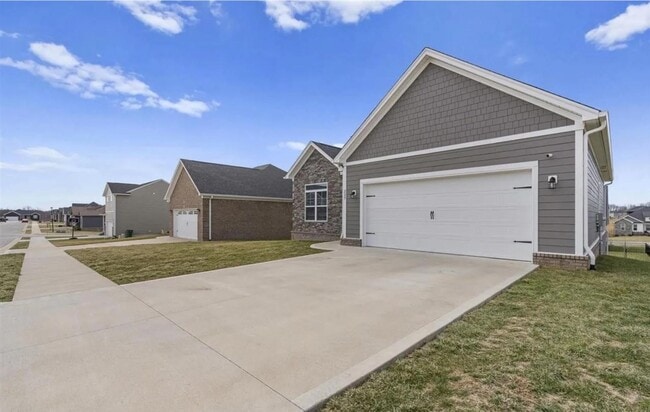 Building Photo - 227 Wild Deer Dr