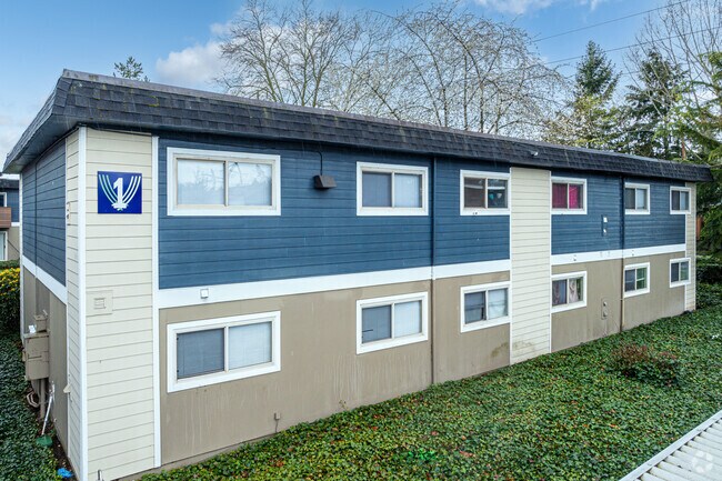 Building Photo - Rainier Crest