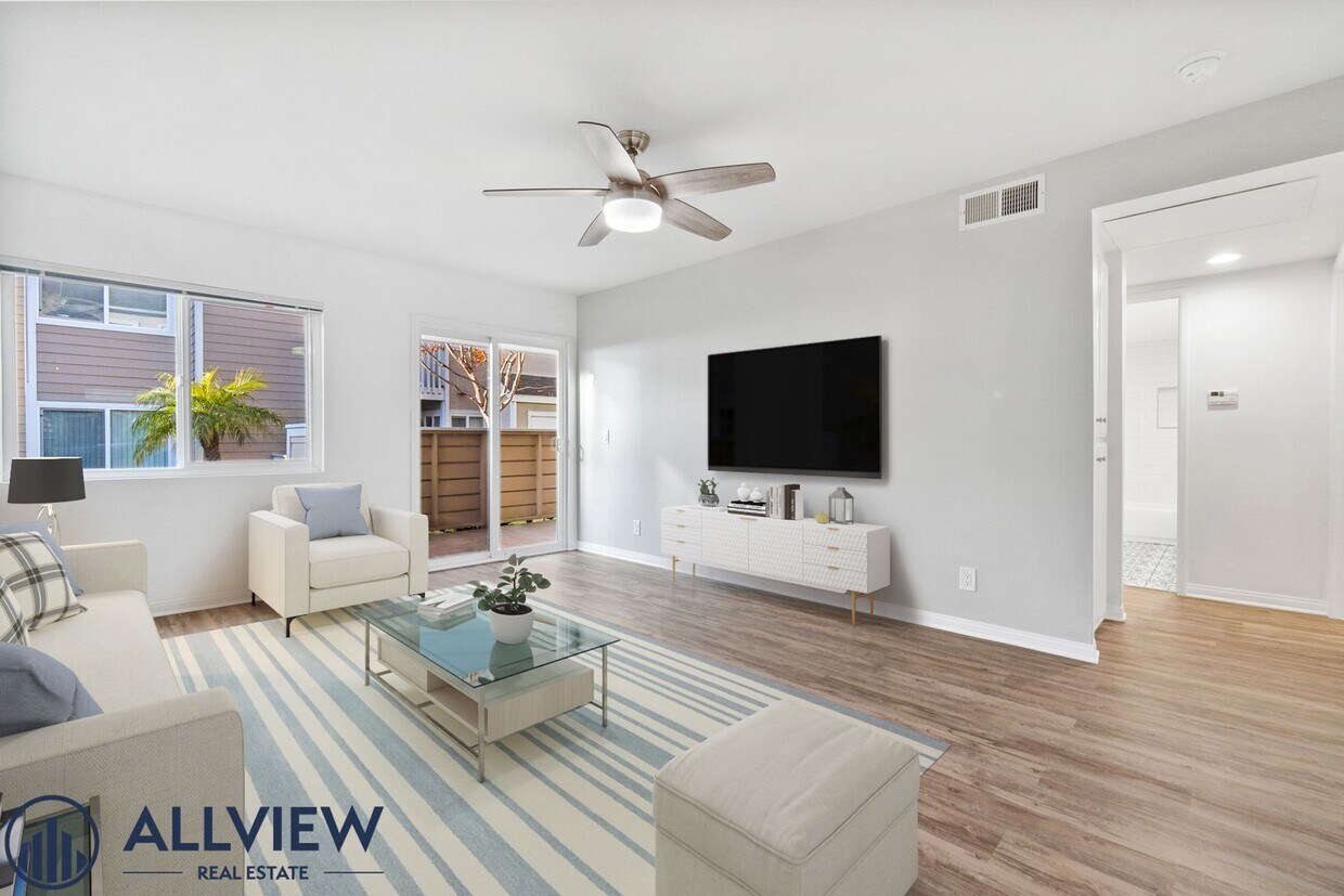 Foto principal - Remodeled 2 Bed, 2 Bath Condo with Ocean V...