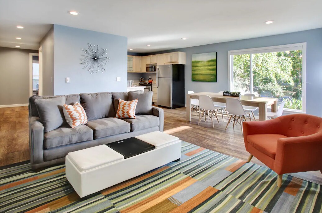 Foto principal - 3839 Whitman Ave N