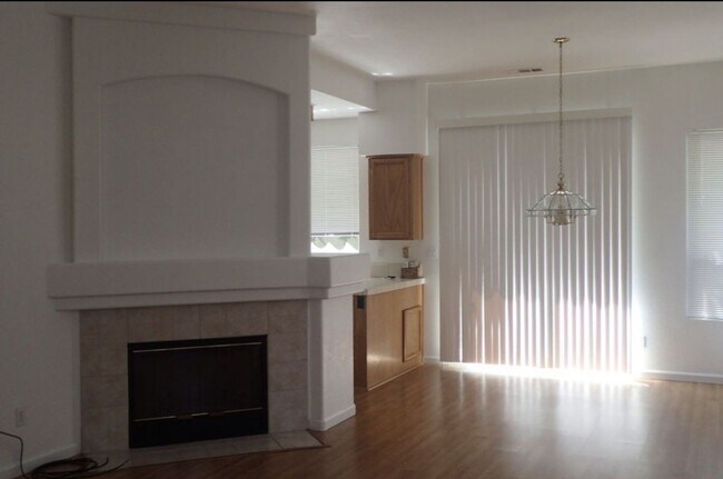 Foto del edificio - 3 BR/2BA | Newly Renovated Single Family Home | 3-Car Garage | Fenced yard!