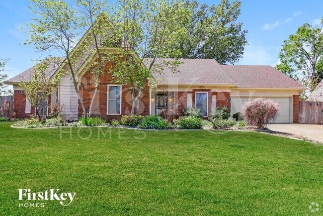 Building Photo - 3707 Oak Forest Dr