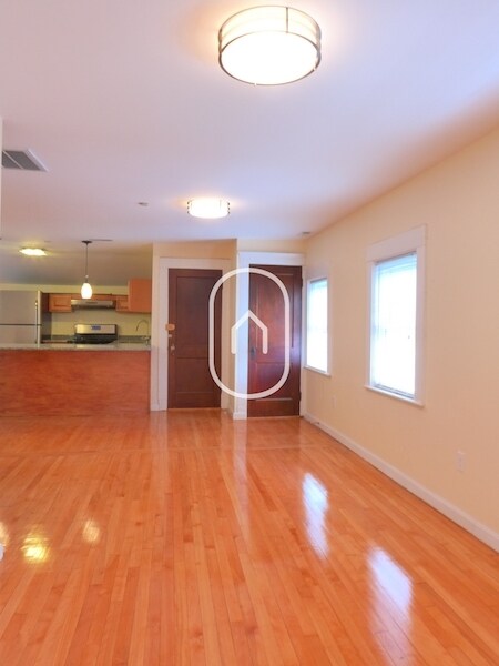 Building Photo - 21 Bentley St