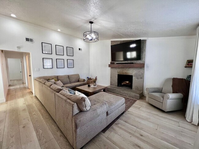 Foto del edificio - Beautifully ranch-style home in Central Virginia Beach