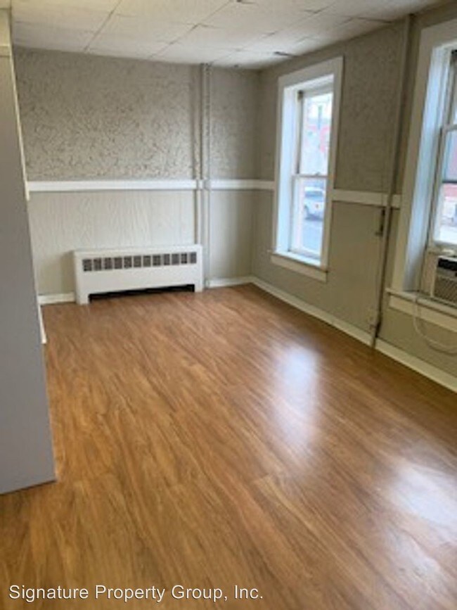 16 W 9th St, Lockport, IL 60441 Room for Rent in Lockport, IL