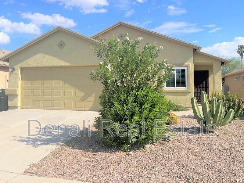 Foto principal - 1651 W Lavender Spring St