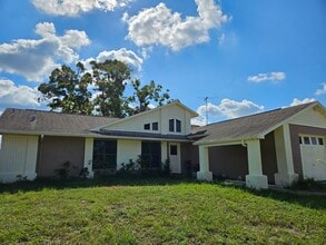 Building Photo - 1038 Begonia Dr