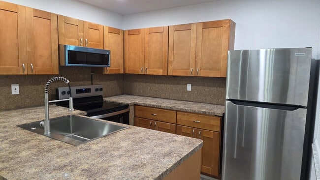 Building Photo - 618 SW 14th Terrace