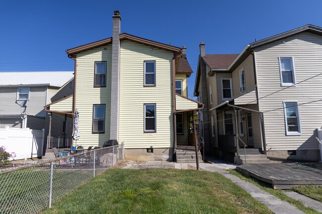 Foto del edificio - 208 W Carpenter Ave
