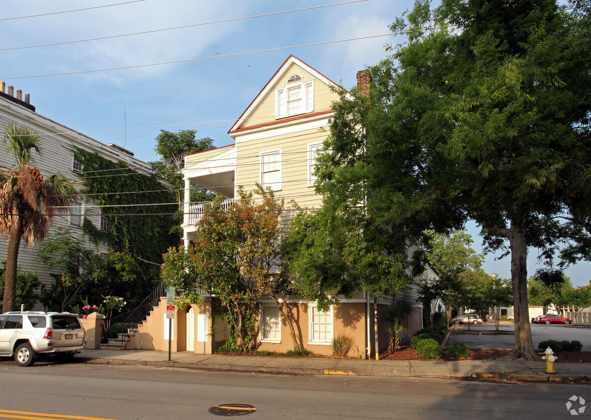 141 St Philip St, Charleston, SC 29403 Rentals in Charleston at 141 St